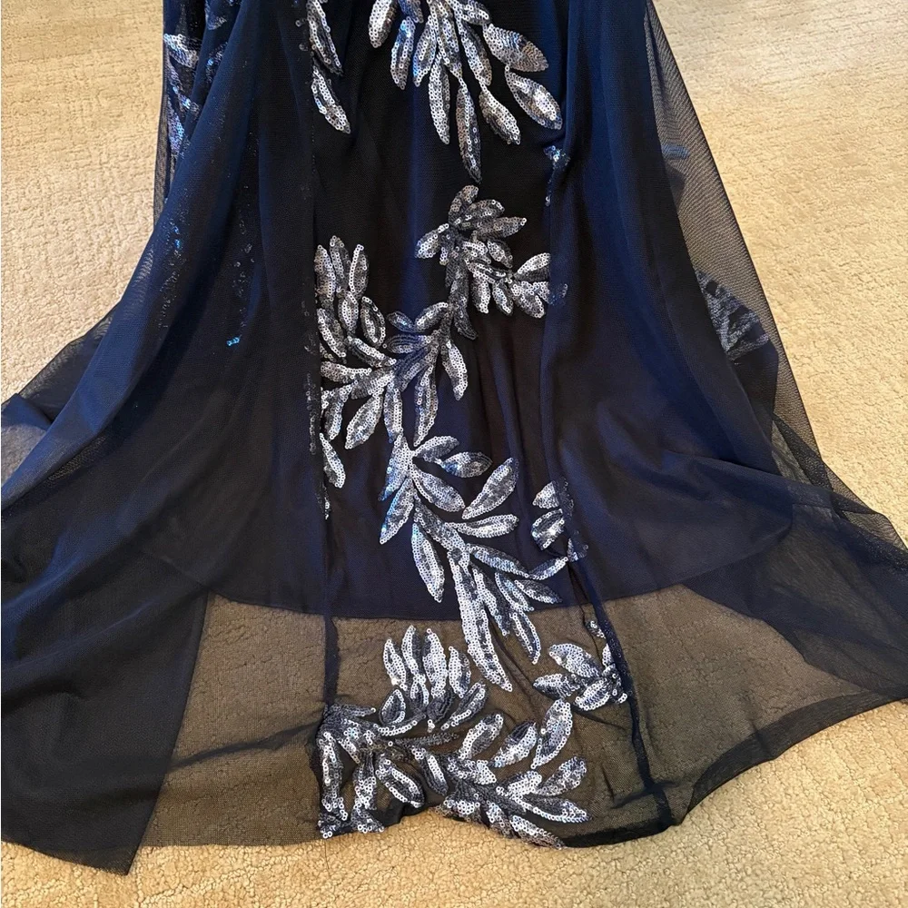Elegant Black and Silver Sequin Evening Gown size 10, Perfect! - Picture 3 of 6